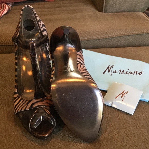 4.5” Animal Print Heels - Picture 3 of 3